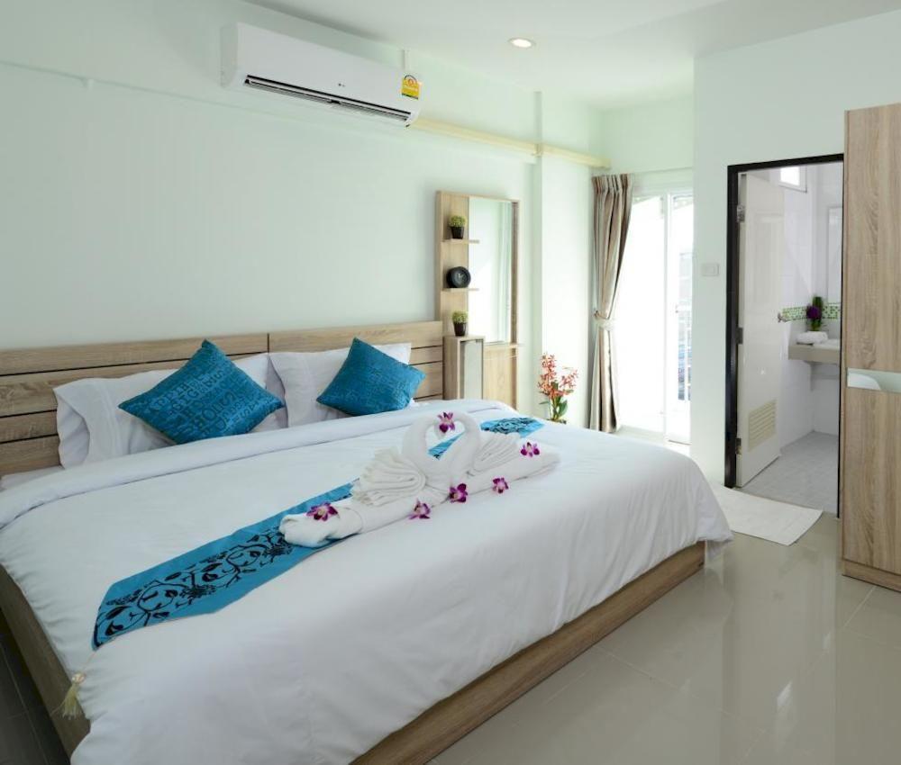 Oyo 1078 Enrich Boutique Place Patong Esterno foto